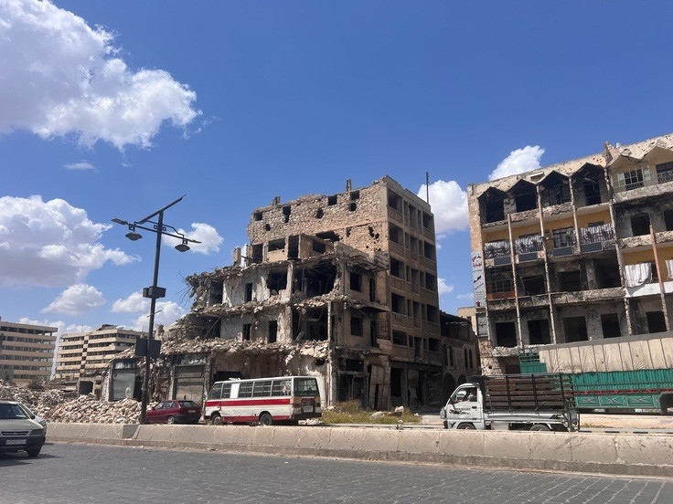 2026年シリア最新情勢｜治安は改善も、約5人に1人が「国内避難民」。 シリアの「今」を2つの報告書から読み解く